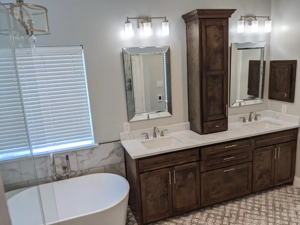 Espresso and marble bathroom by Prime & Precision - Photo 16