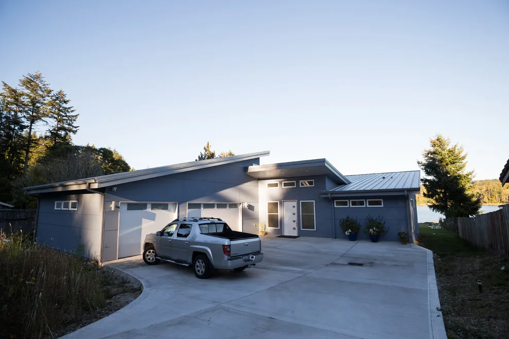 Purdy Custom Contemporary Home by Marlow by RCW Construction - Photo 14