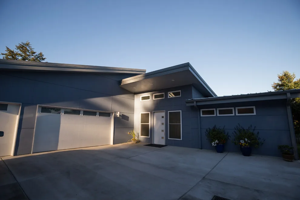 Purdy Custom Contemporary Home by Marlow by RCW Construction - Photo 10