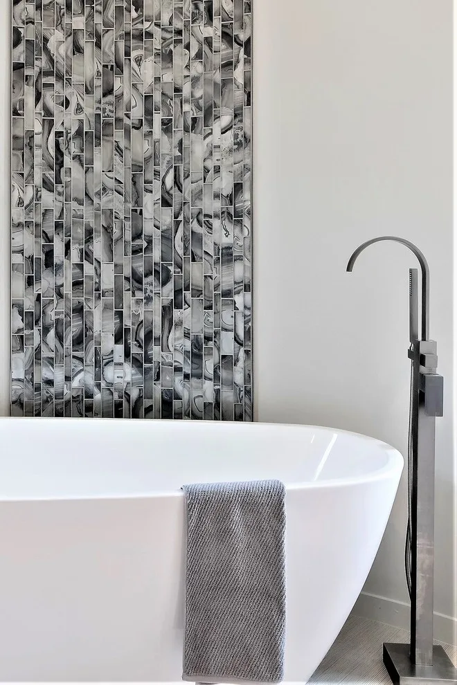 Elegant Curves in the Master Bath by Harte Remodels, LLC - Photo 7