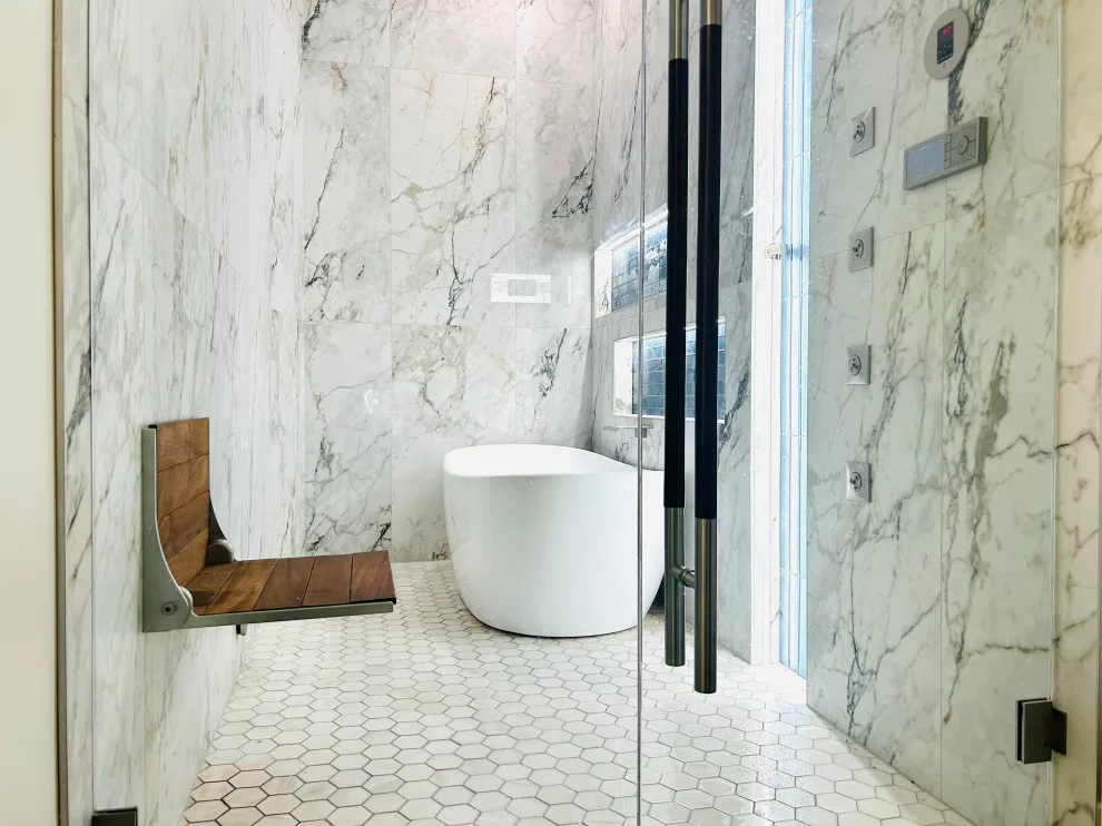 LYNNWOOD MASTER BATHROOM by J&c Contractors, LLC - Photo 2