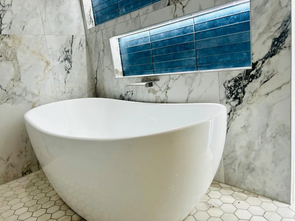 LYNNWOOD MASTER BATHROOM by J&c Contractors, LLC - Photo 6