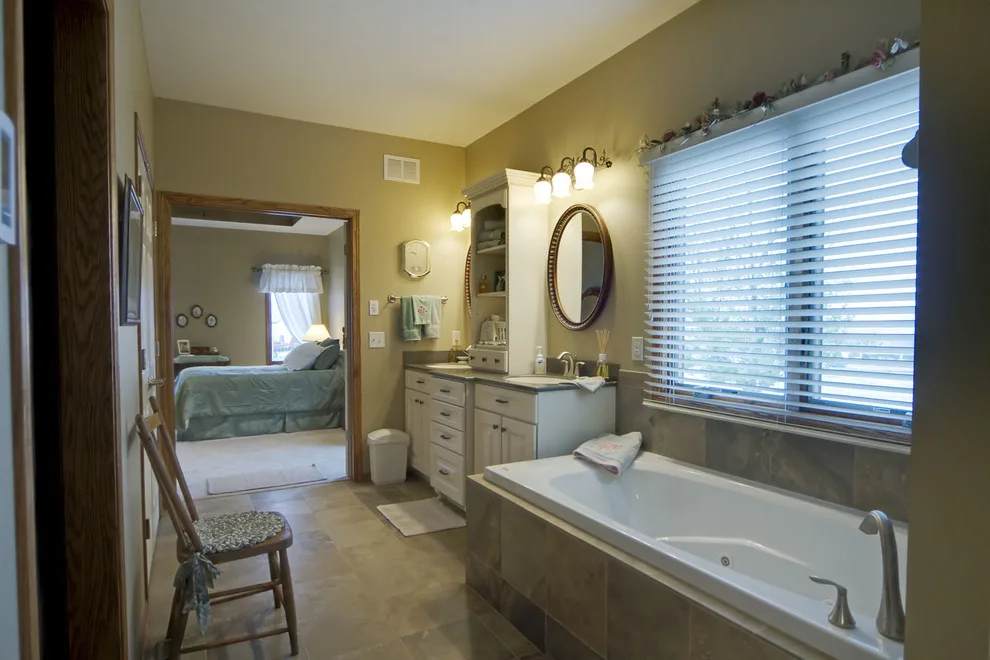 Executive Suites by Goings Homes - Photo 8