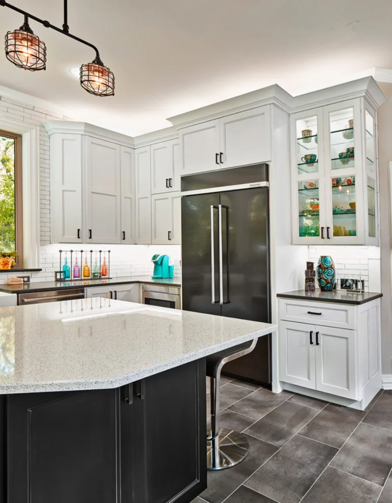Mid-Century Modern Design Idea by Servigon Construction Group - Photo 5