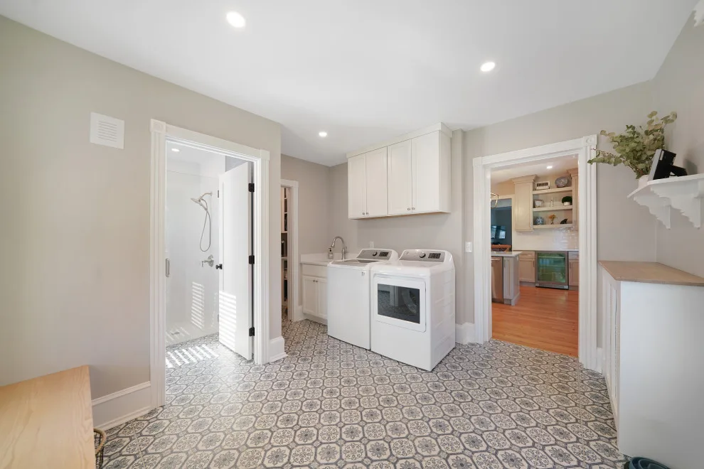 Miner Street Revamp by Hazley Builders | Architects - Photo 5