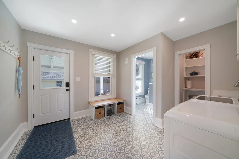 Miner Street Revamp by Hazley Builders | Architects - Photo 15