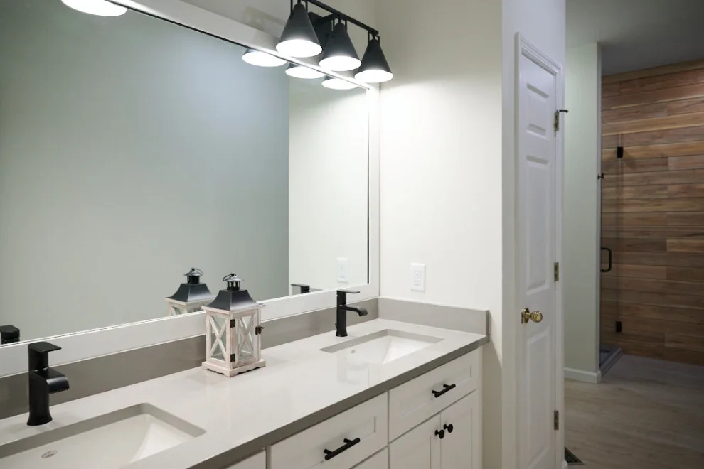 Sleek Bathroom Design by Aptitude Design & Build - Photo 6