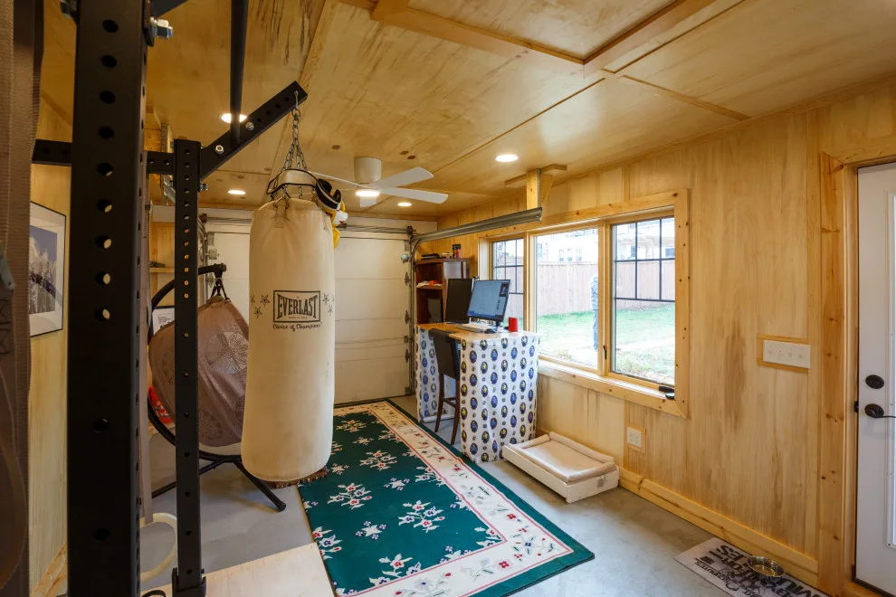 Minneapolis Garage Workspace by Zinran Construction Services Inc. - Photo 2