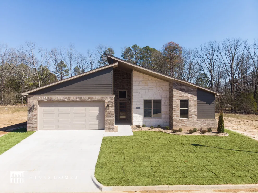 Contemporary Matterhorn by Hines Homes, LLC - Photo 5