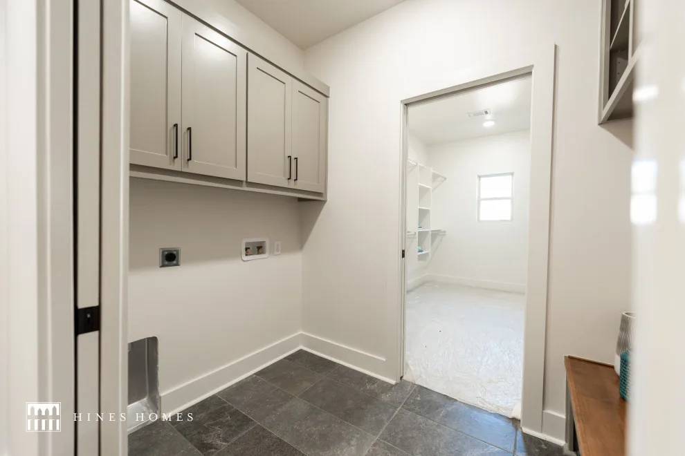 Contemporary Matterhorn by Hines Homes, LLC - Photo 14