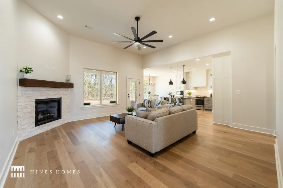 Contemporary Matterhorn by Hines Homes, LLC - Photo 10