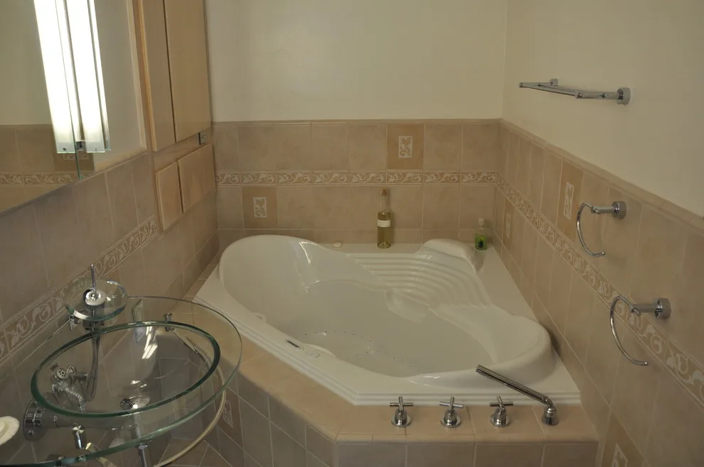 Modern Bathroom Renovation and Design by V-Builders - Photo 2