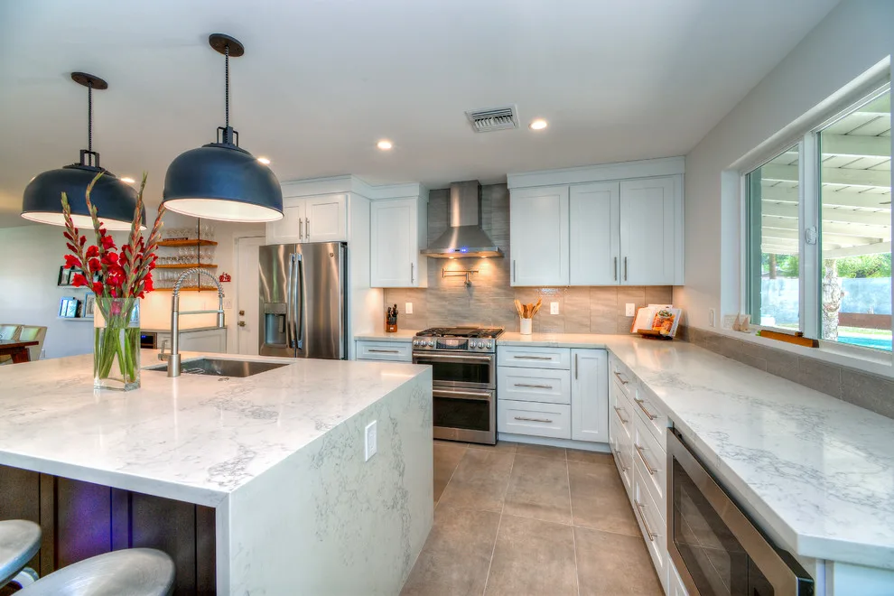 Contemporary Main Passageway by Maple Avenue Construction - Photo 10