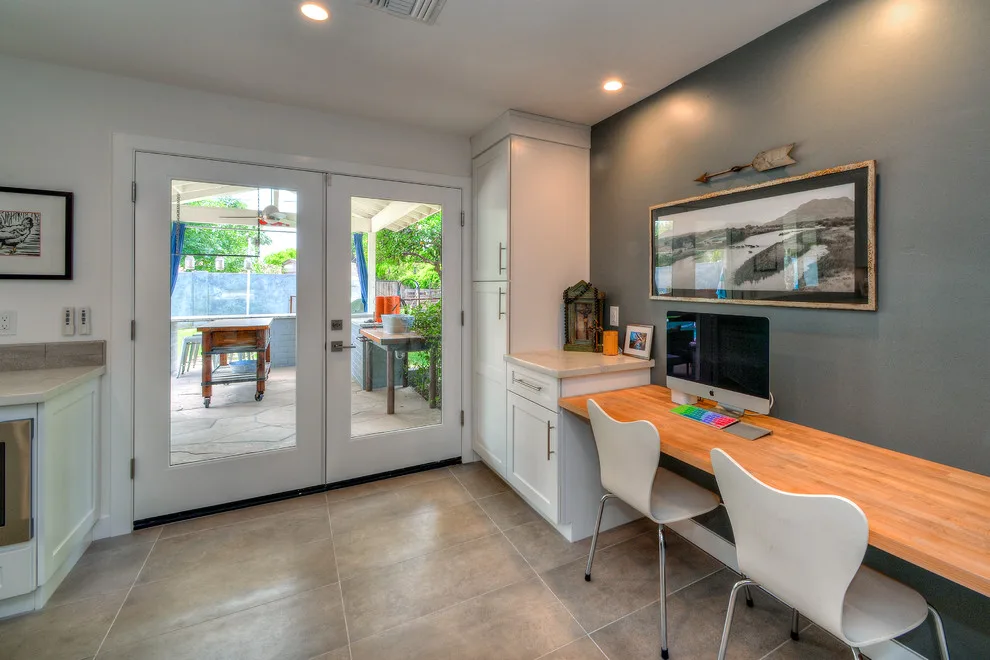 Contemporary Main Passageway by Maple Avenue Construction - Photo 14