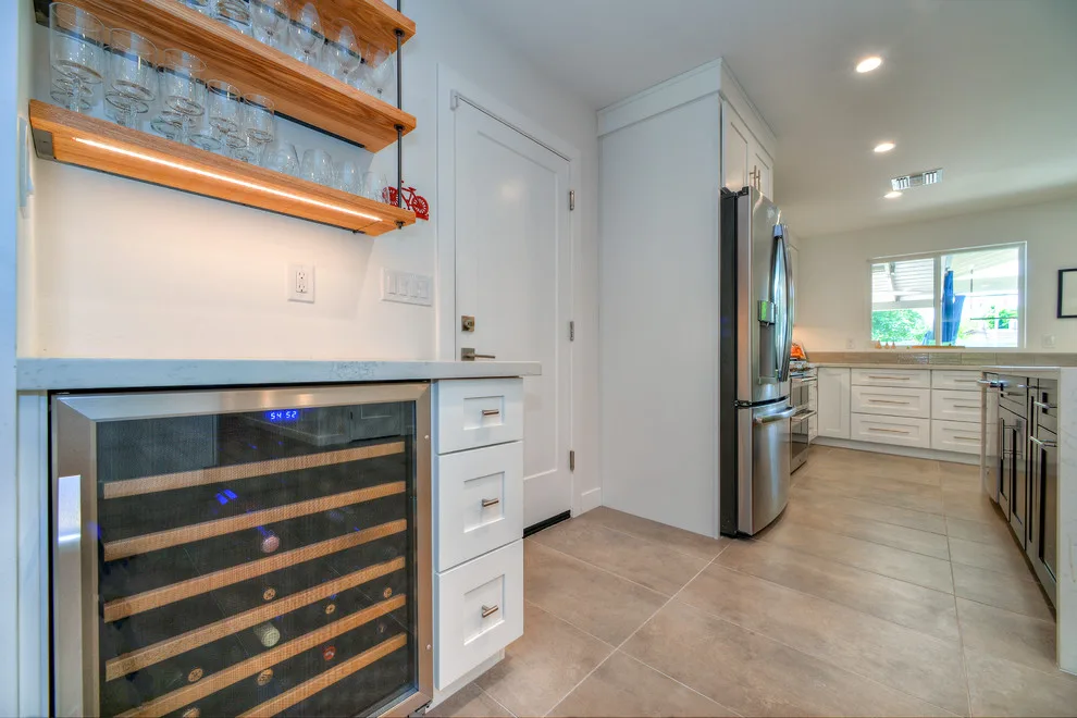 Contemporary Main Passageway by Maple Avenue Construction - Photo 7