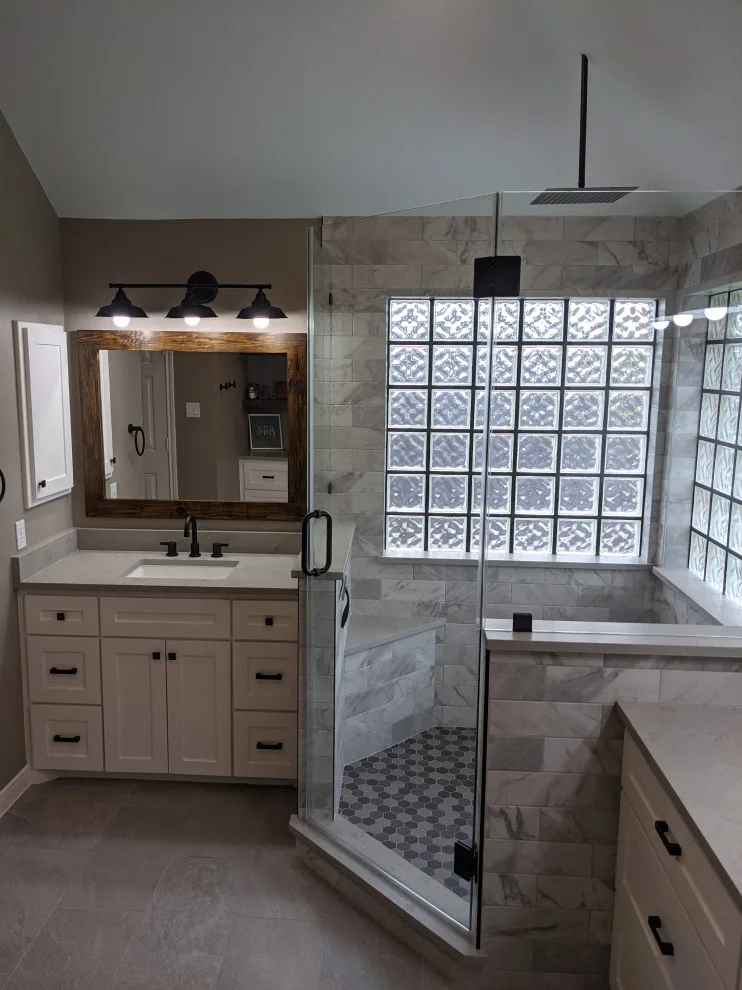 Contemporary farmhouse restroom by Prime & Precision - Photo 12