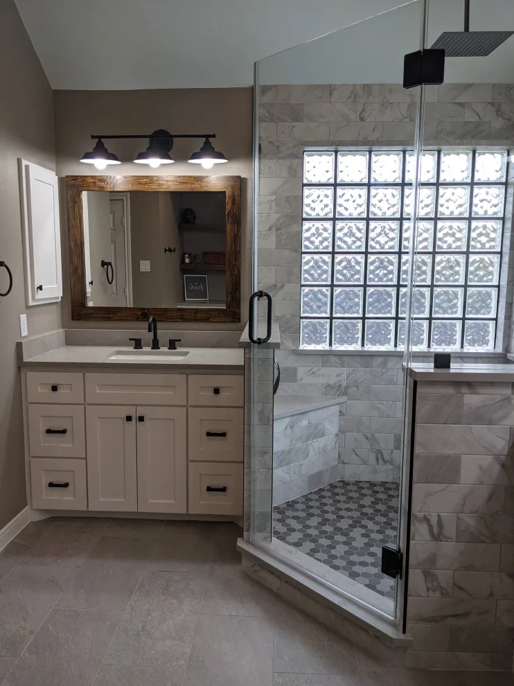 Contemporary farmhouse restroom by Prime & Precision - Photo 19