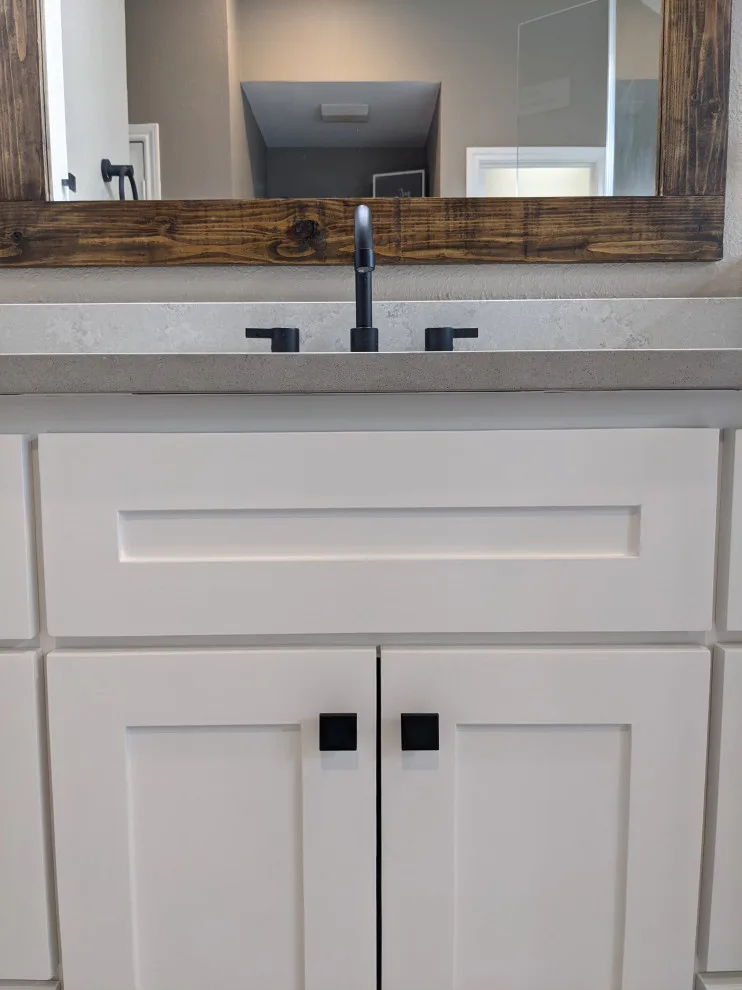 Contemporary farmhouse restroom by Prime & Precision - Photo 4