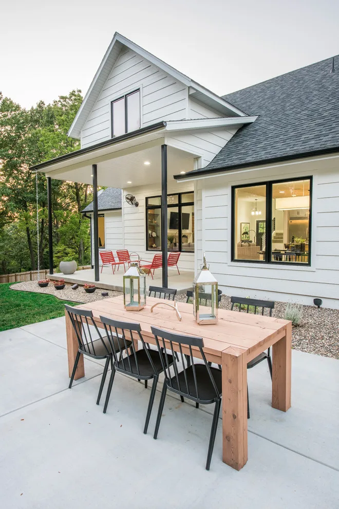 Contemporary Farmhouse by Monticello Custom Homes And Remodeling - Photo 16