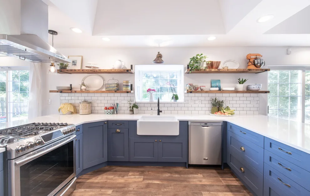 Contemporary Rustic Kitchen by Ealy Construction - Photo 4