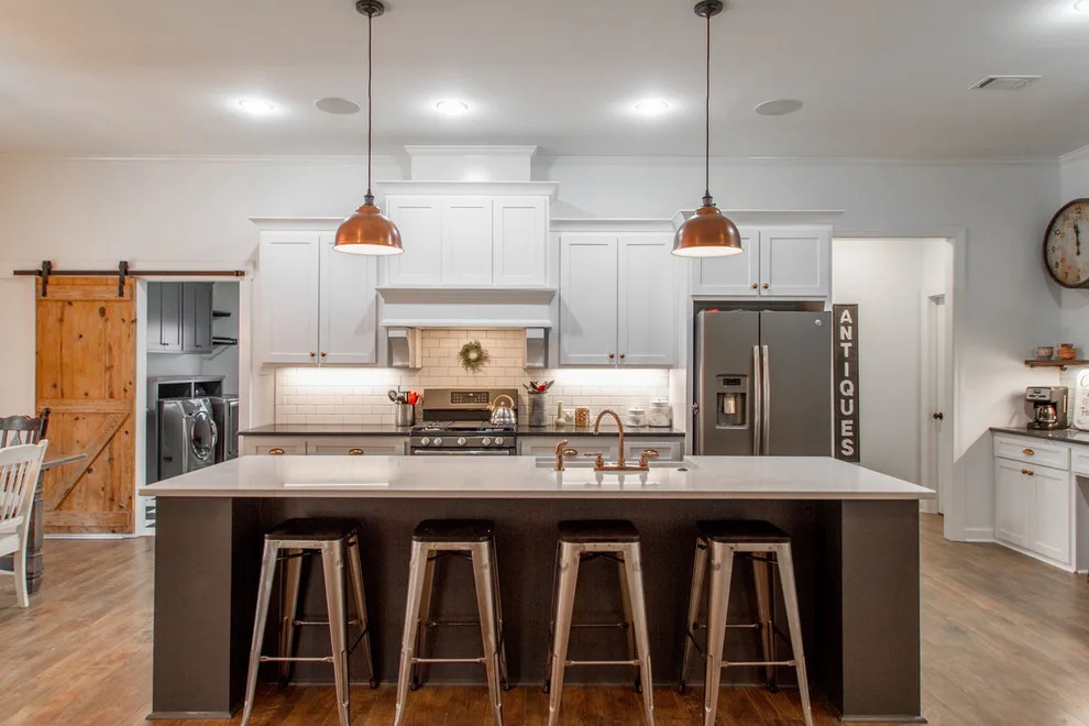 Contemporary Farmhouse by Hines Homes, LLC - Photo 6