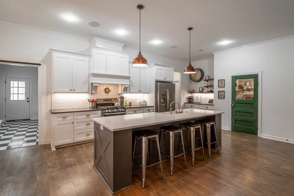 Contemporary Farmhouse by Hines Homes, LLC - Photo 2