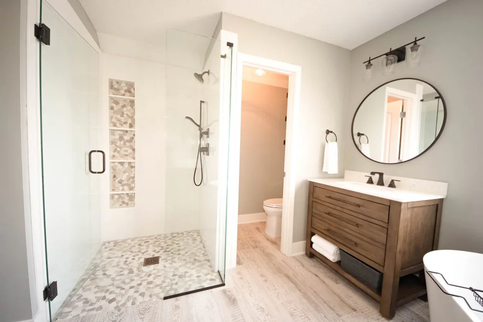 Contemporary Farmhouse Primary Bathroom by Bryan Casey Construction LLC - Photo 11