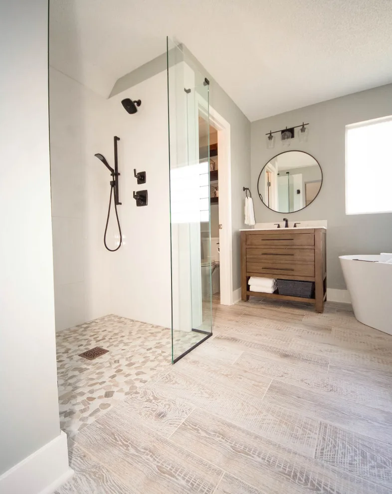 Contemporary Farmhouse Primary Bathroom by Bryan Casey Construction LLC - Photo 15
