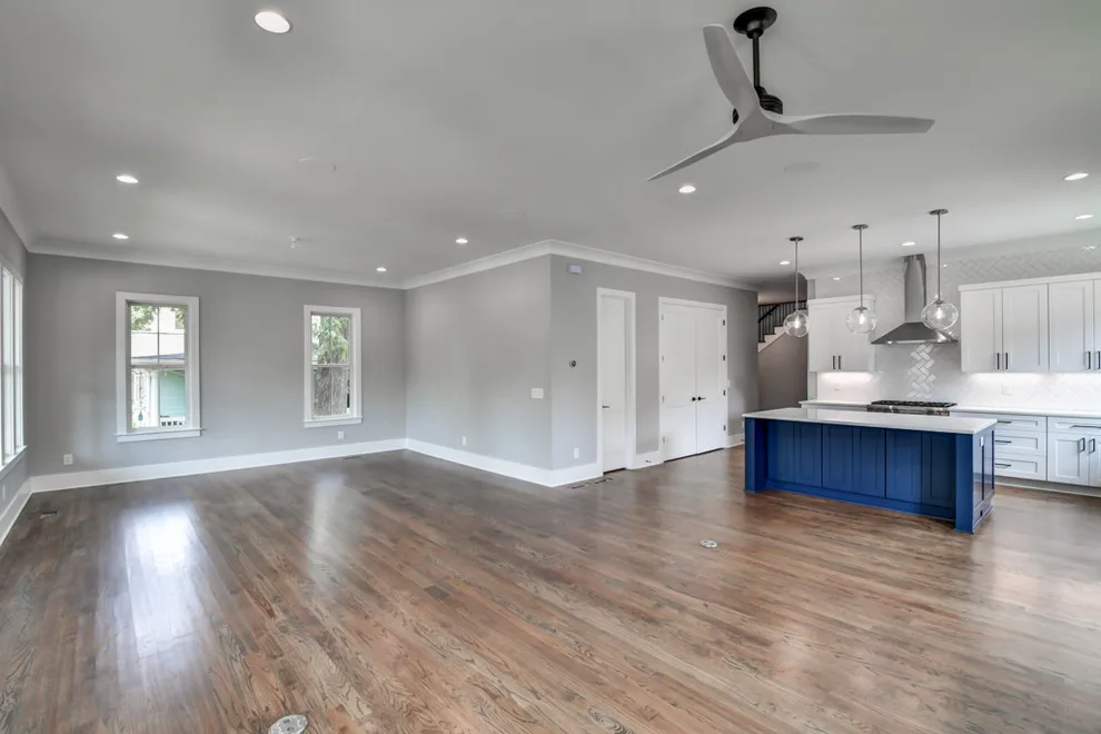 Contemporary Farmhouse on Manigault by Level Craft Construction - Photo 17