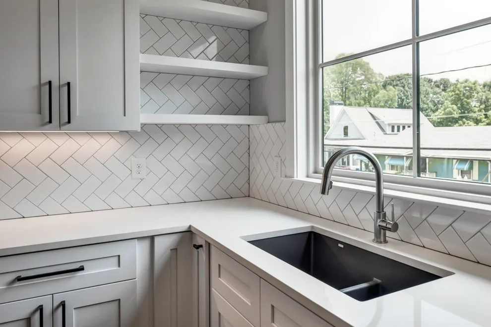 Contemporary Farmhouse on Manigault by Level Craft Construction - Photo 6