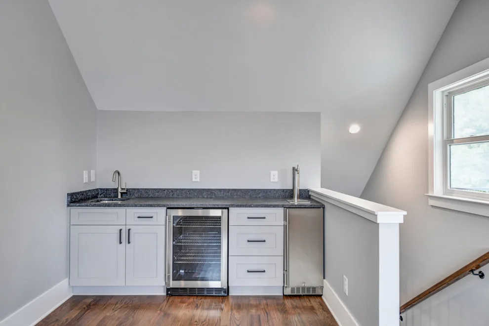Contemporary Farmhouse on Manigault by Level Craft Construction - Photo 10