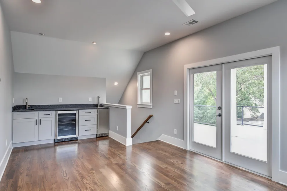 Contemporary Farmhouse on Manigault by Level Craft Construction - Photo 25