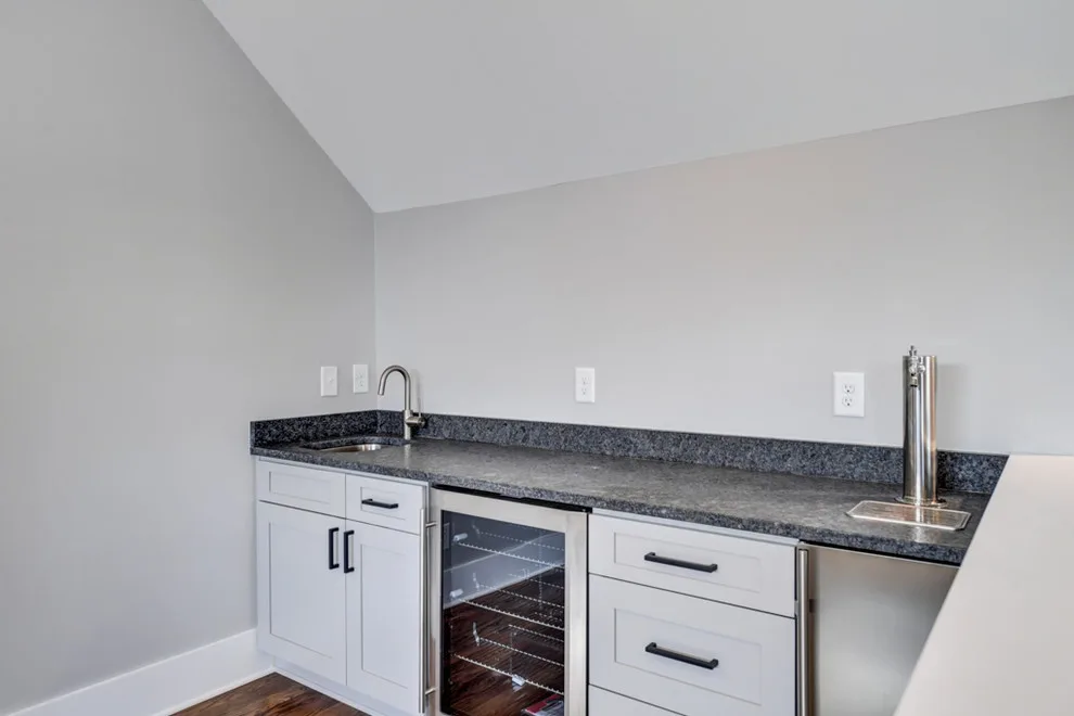 Contemporary Farmhouse on Manigault by Level Craft Construction - Photo 3