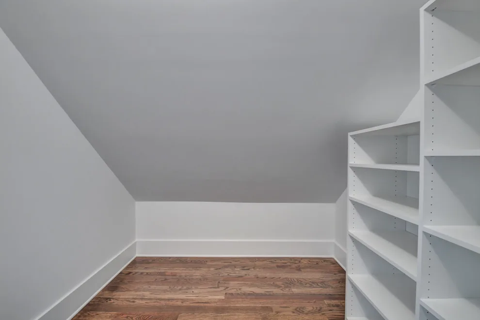 Contemporary Farmhouse on Manigault by Level Craft Construction - Photo 20