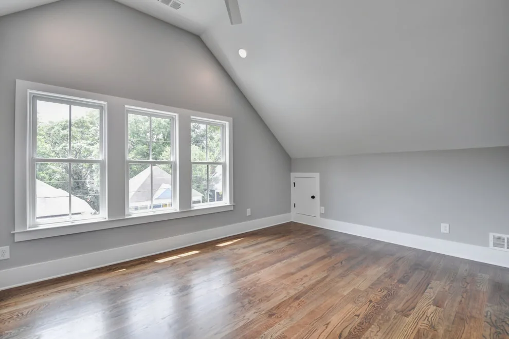 Contemporary Farmhouse on Manigault by Level Craft Construction - Photo 16