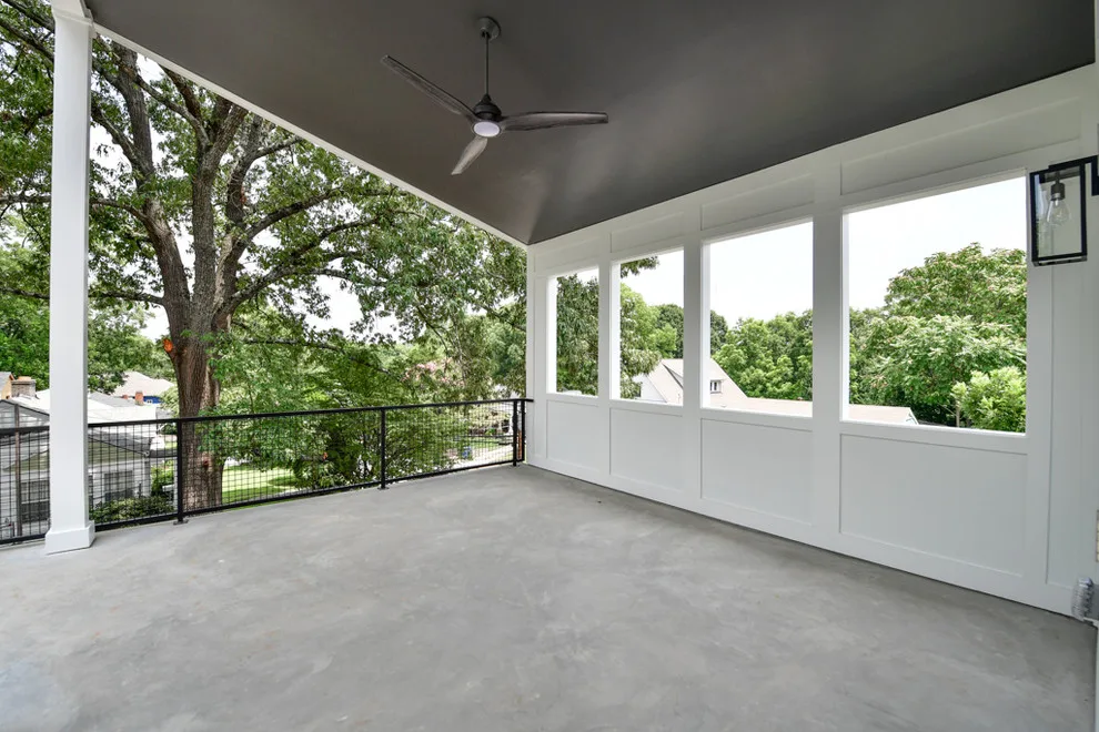Contemporary Farmhouse on Manigault by Level Craft Construction - Photo 18