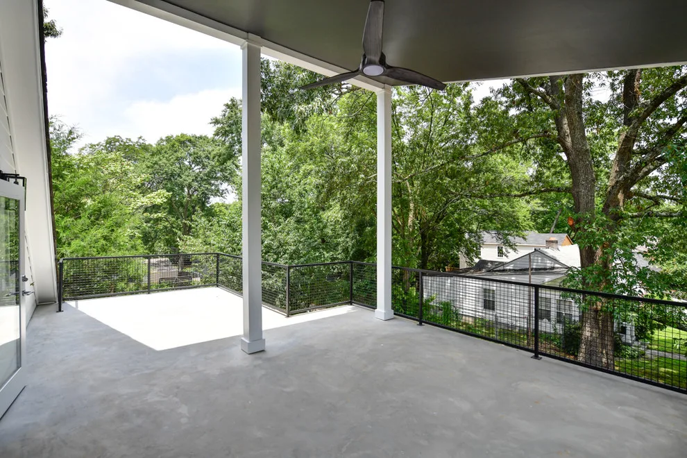 Contemporary Farmhouse on Manigault by Level Craft Construction - Photo 14