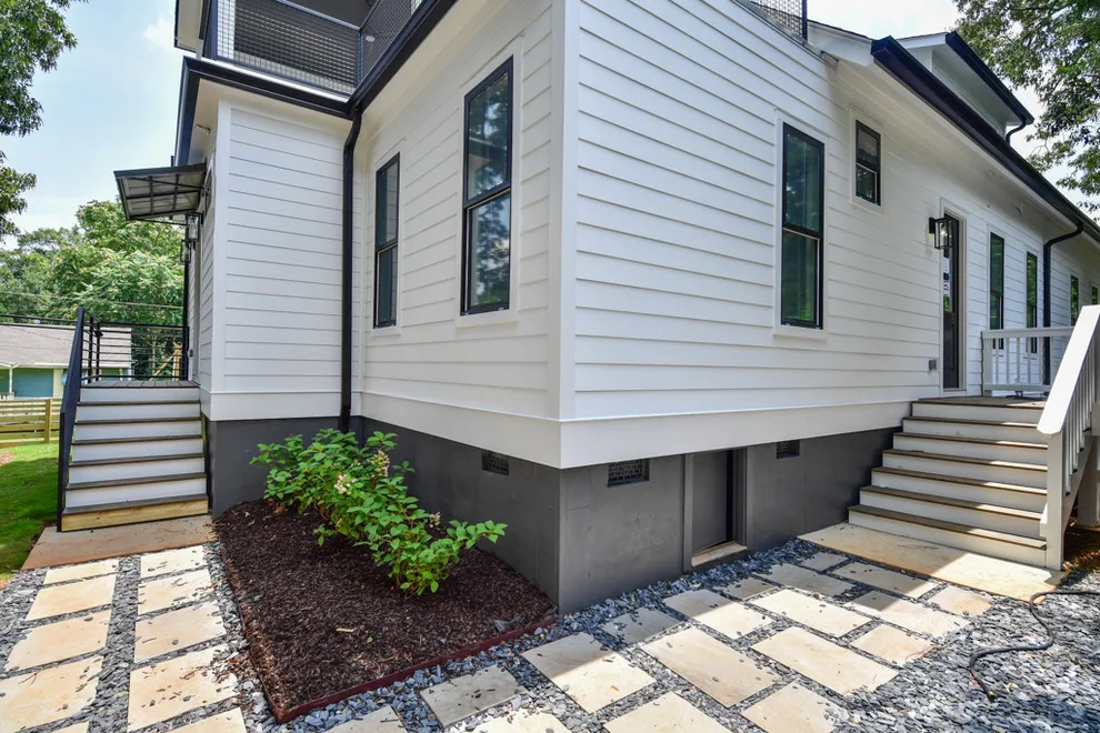 Contemporary Farmhouse on Manigault by Level Craft Construction - Photo 27