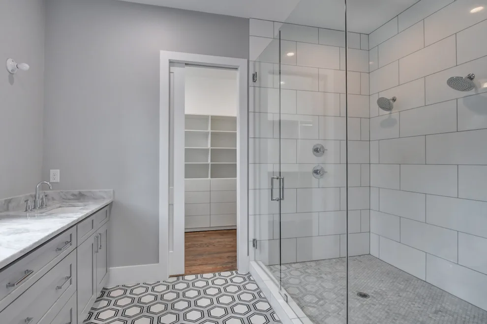Contemporary Farmhouse on Manigault by Level Craft Construction - Photo 5