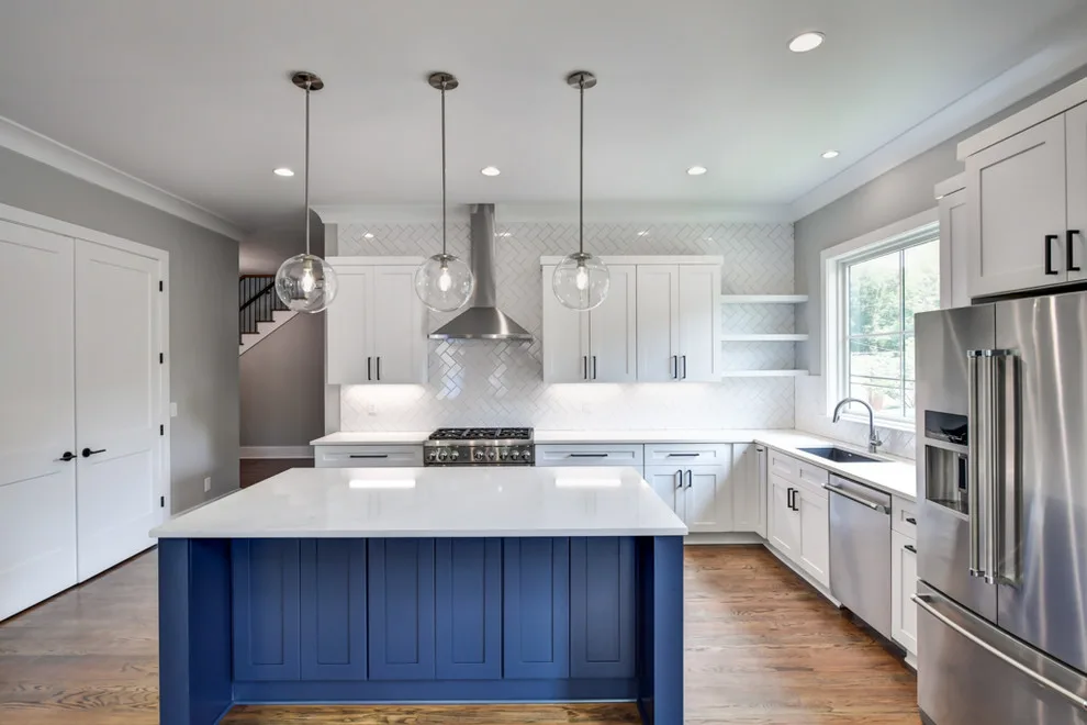 Contemporary Farmhouse on Manigault by Level Craft Construction - Photo 29