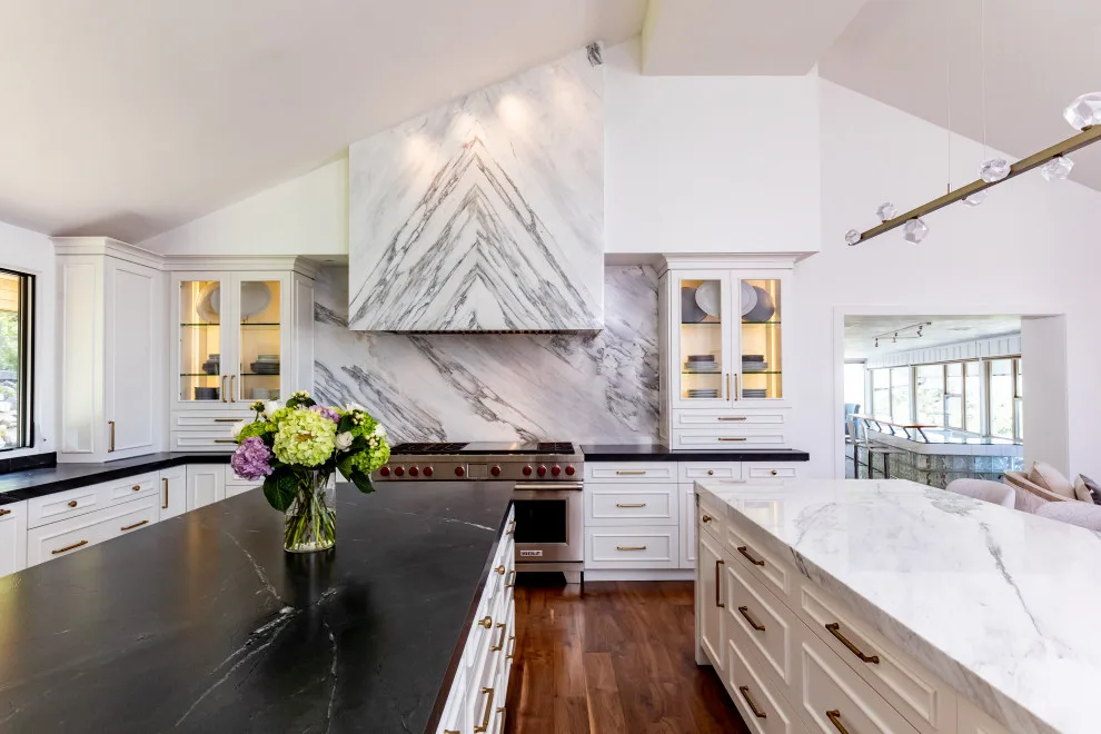 Contemporary Elegance by DFS Construction Inc. - Photo 21