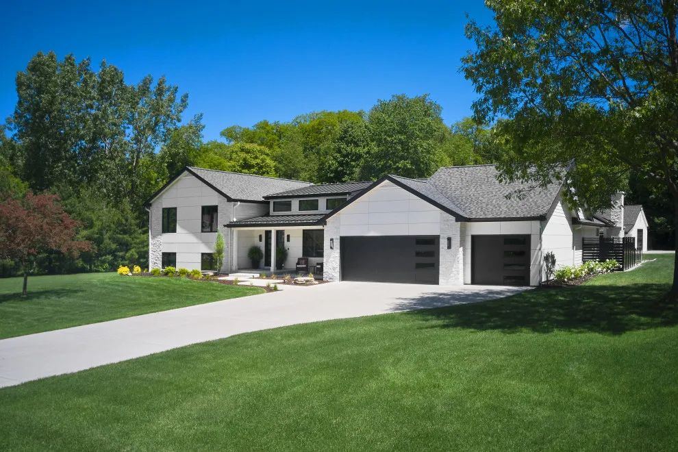 Contemporary House Remodeling by Blok Builders, Inc. - Photo 24