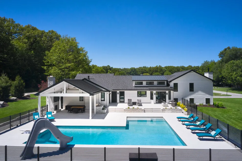 Contemporary House Remodeling by Blok Builders, Inc. - Photo 20