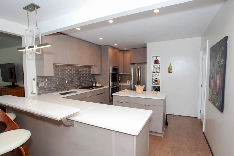 Contemporary Kitchen and Lounge by Owners Choice Construction - Photo 2