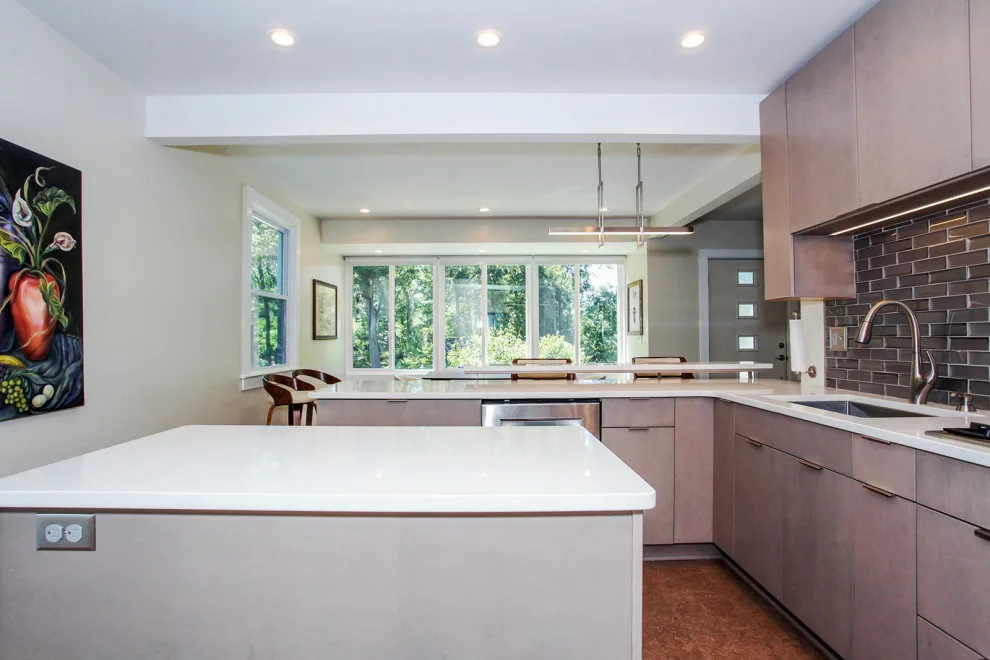 Contemporary Kitchen and Lounge by Owners Choice Construction - Photo 7