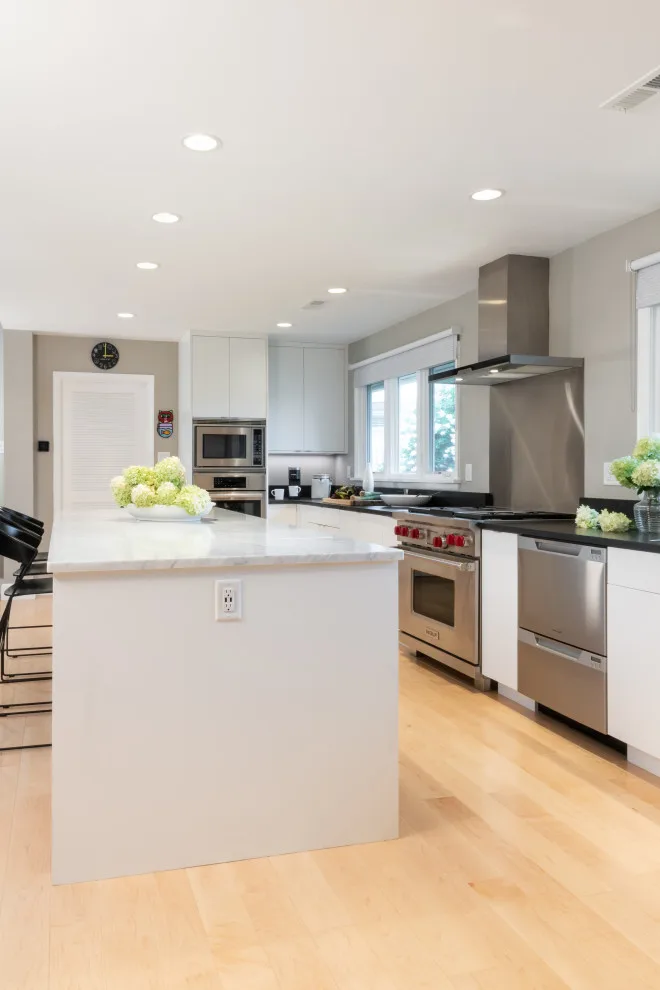 Contemporary Kitchen in St. Louis by Liston Design Build - Photo 7