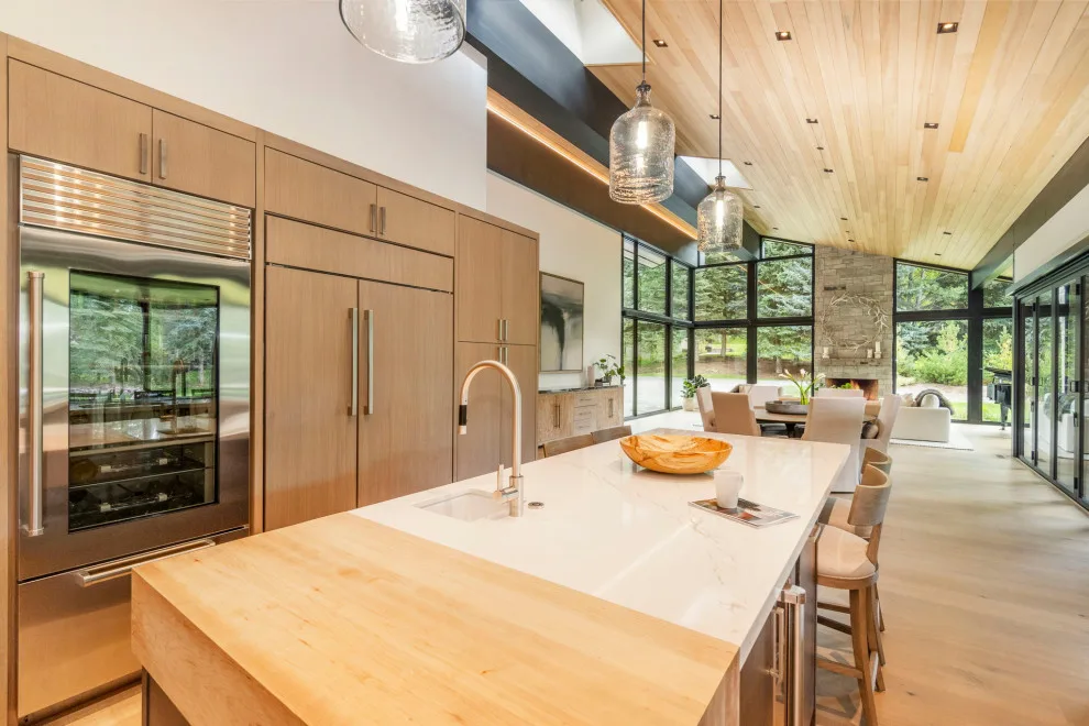 Contemporary Mountain Elegance by Mountainwood Construction - Photo 2