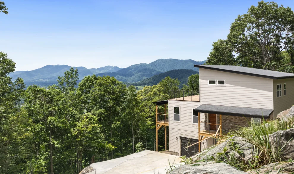 Contemporary Mountain Lifestyle by IDL Construction - Photo 8