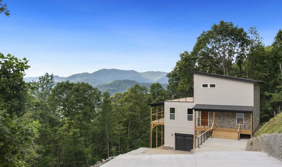 Contemporary Mountain Lifestyle by IDL Construction - Photo 9