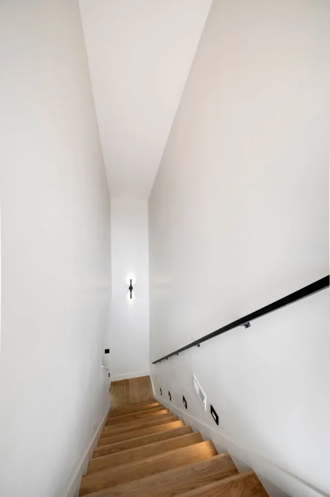 Contemporary Mountain Lifestyle by IDL Construction - Photo 28